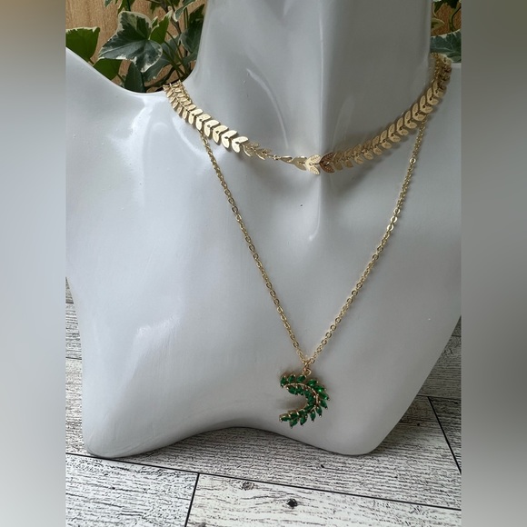 Elegant Cubic Zirconia Leaf Pendant Necklace Set - Classic Leaf Necklace - Picture 11 of 17